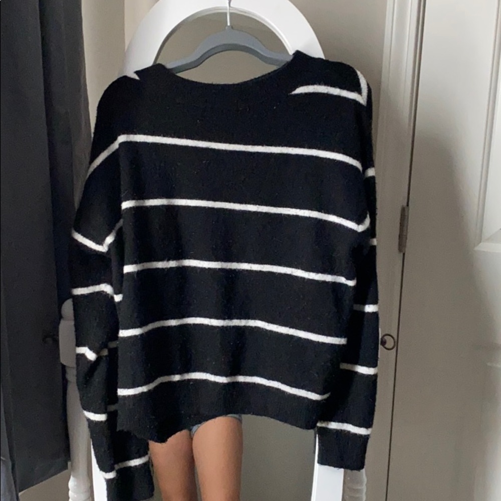 Medium- H&M Sweater